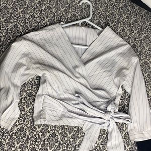 Cute crop top cross over.